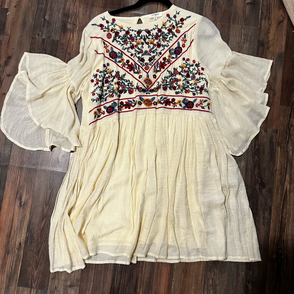 super cute boutique style dress.
